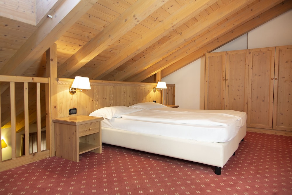 

Palermo - Folgaria - Golf Hotel