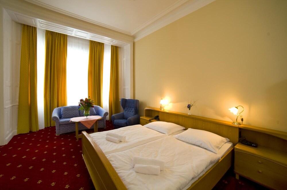 

Napoli - Karlovy Vary - Hotel Palacky