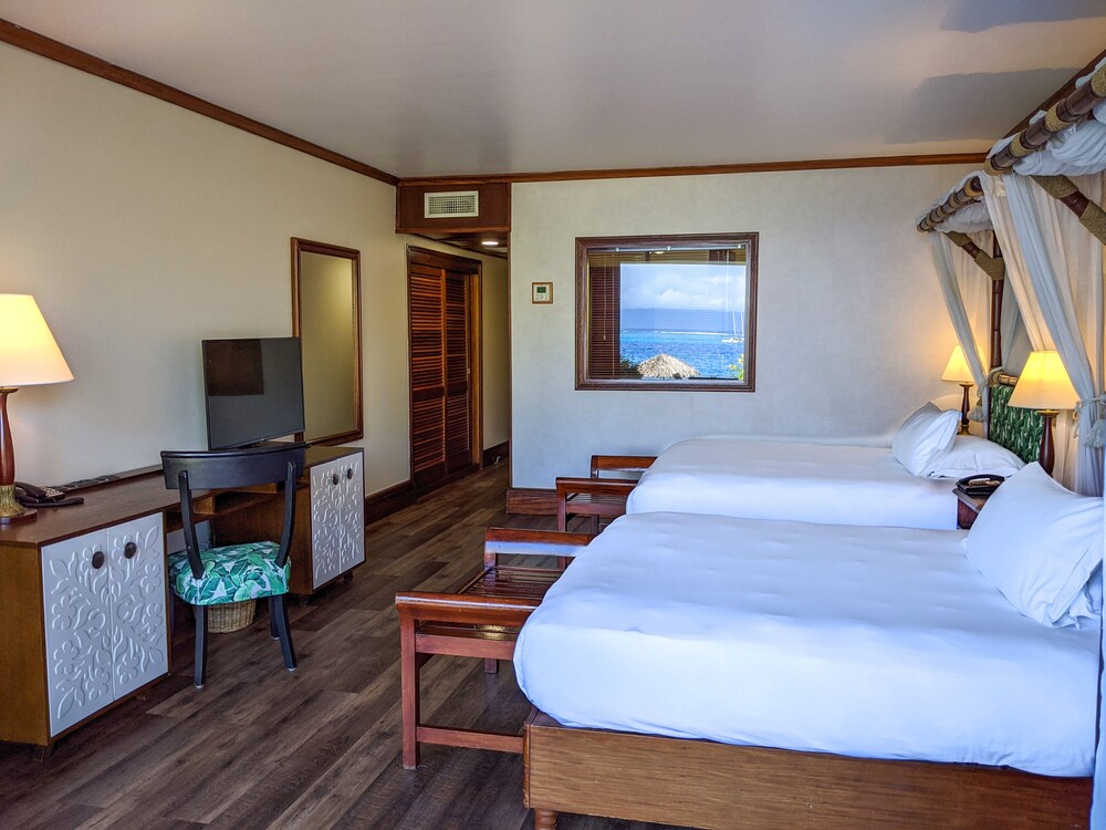 

Venezia - Papeete - InterContinental Hotels Resort Tahiti
