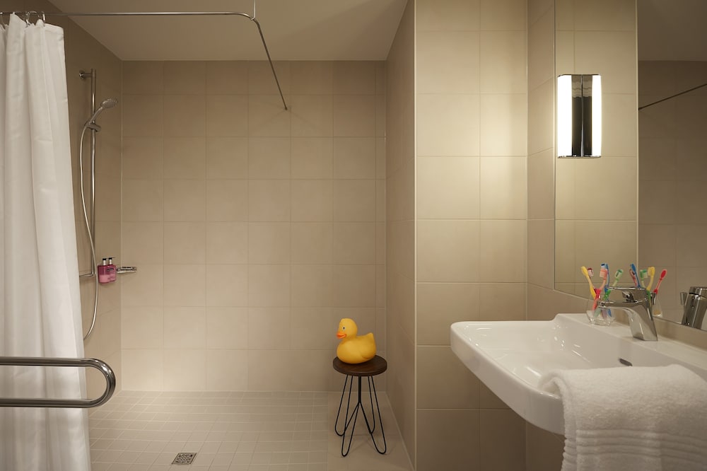 

Venezia - West Drayton - Moxy London Heathrow Airport