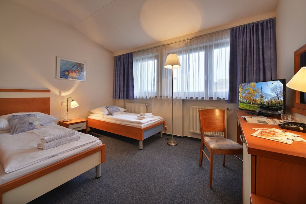 

Cagliari - Praga - EA Hotel Populus