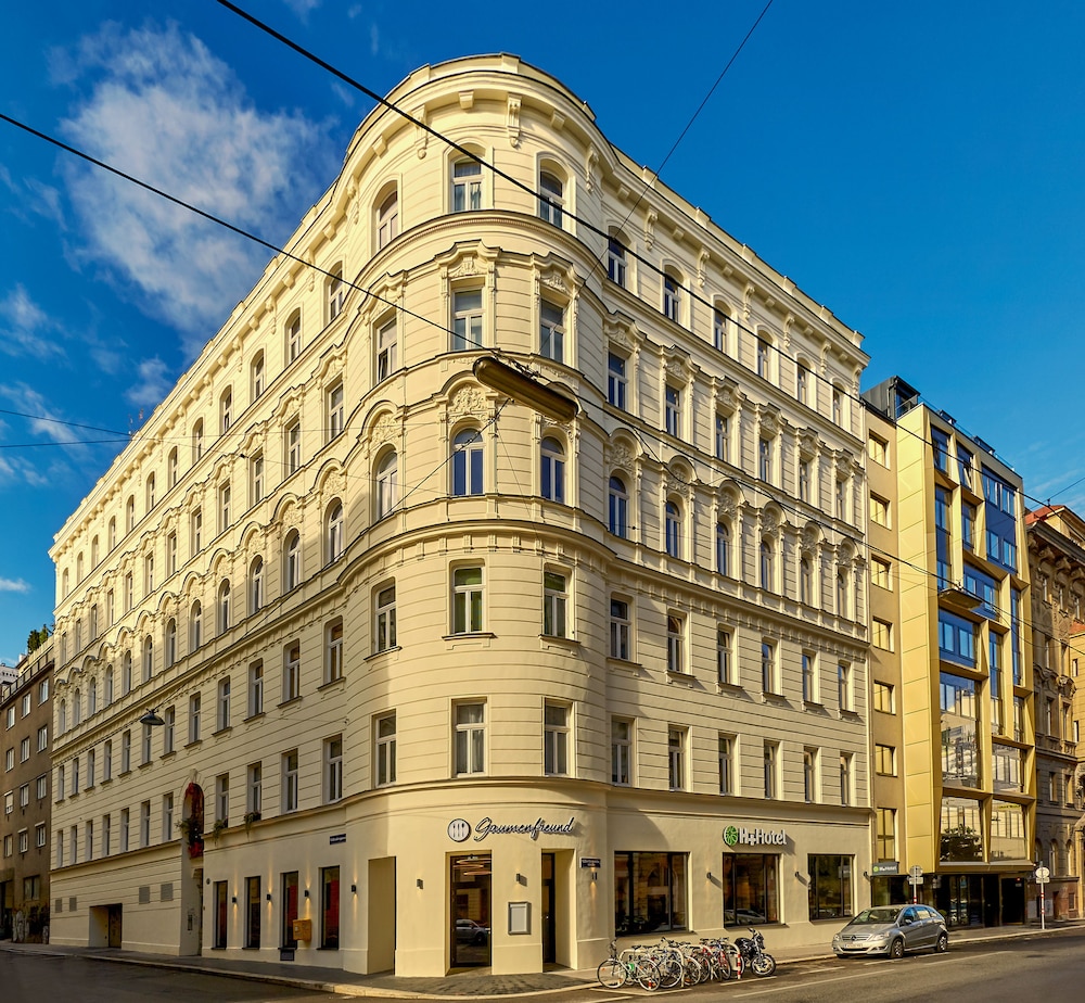 

Napoli - Vienna - H+ Hotel Wien