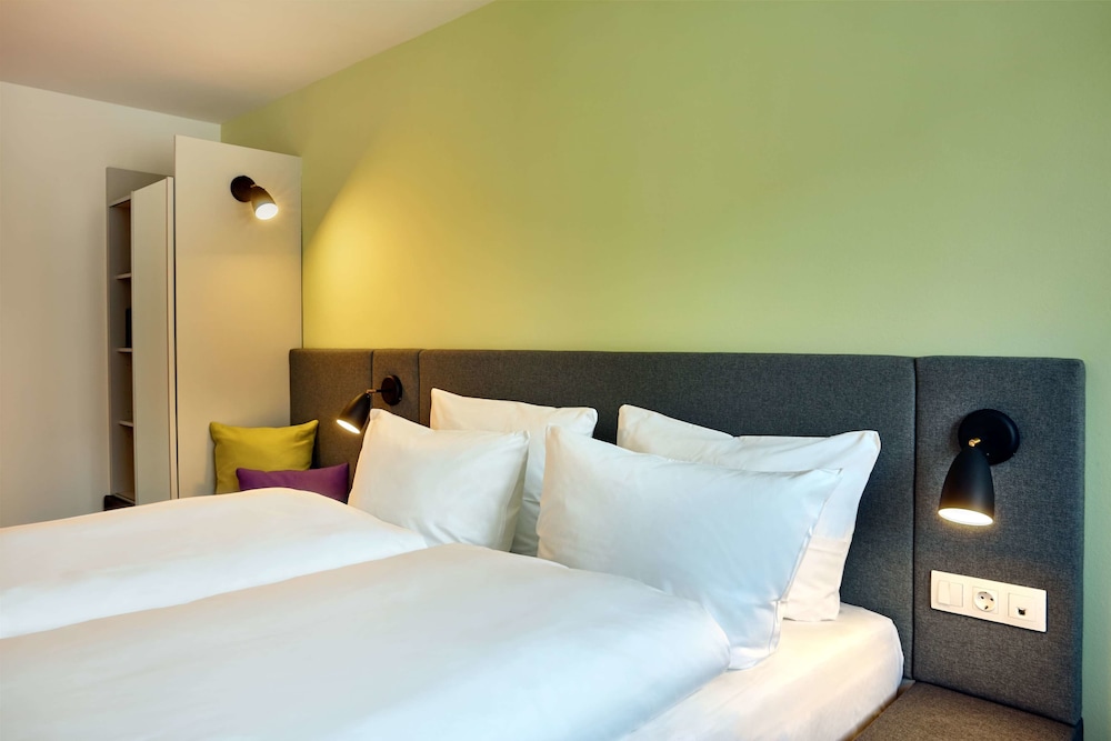 

Brindisi - Vienna - H+ Hotel Wien