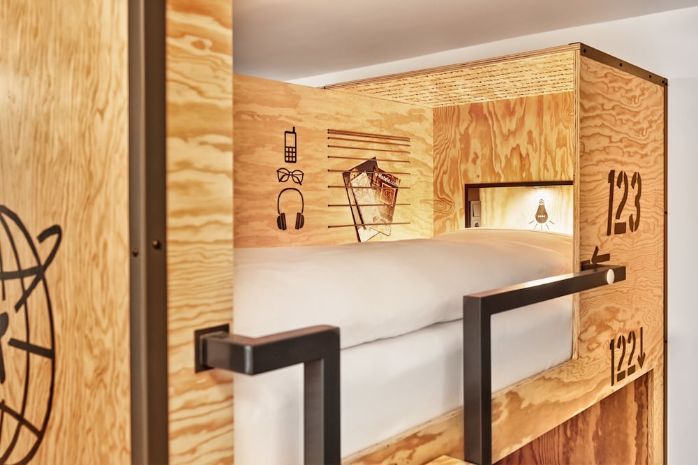 

Cagliari - Vienna - H+ Hotel Wien