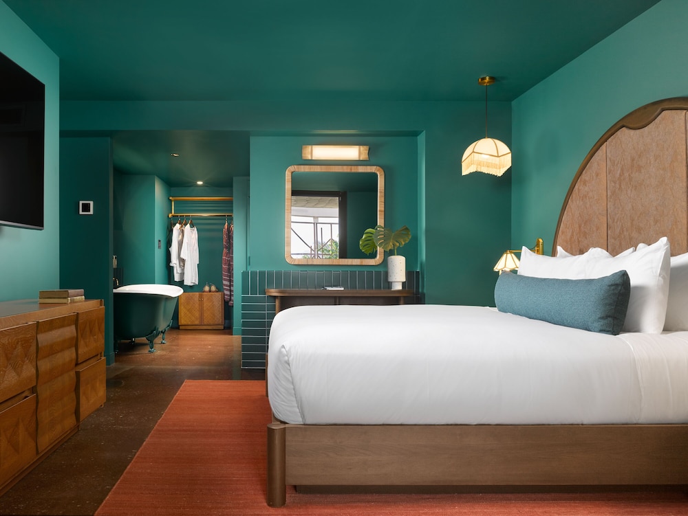 

Catania - Key Biscayne - Mayfair House Hotel & Garden