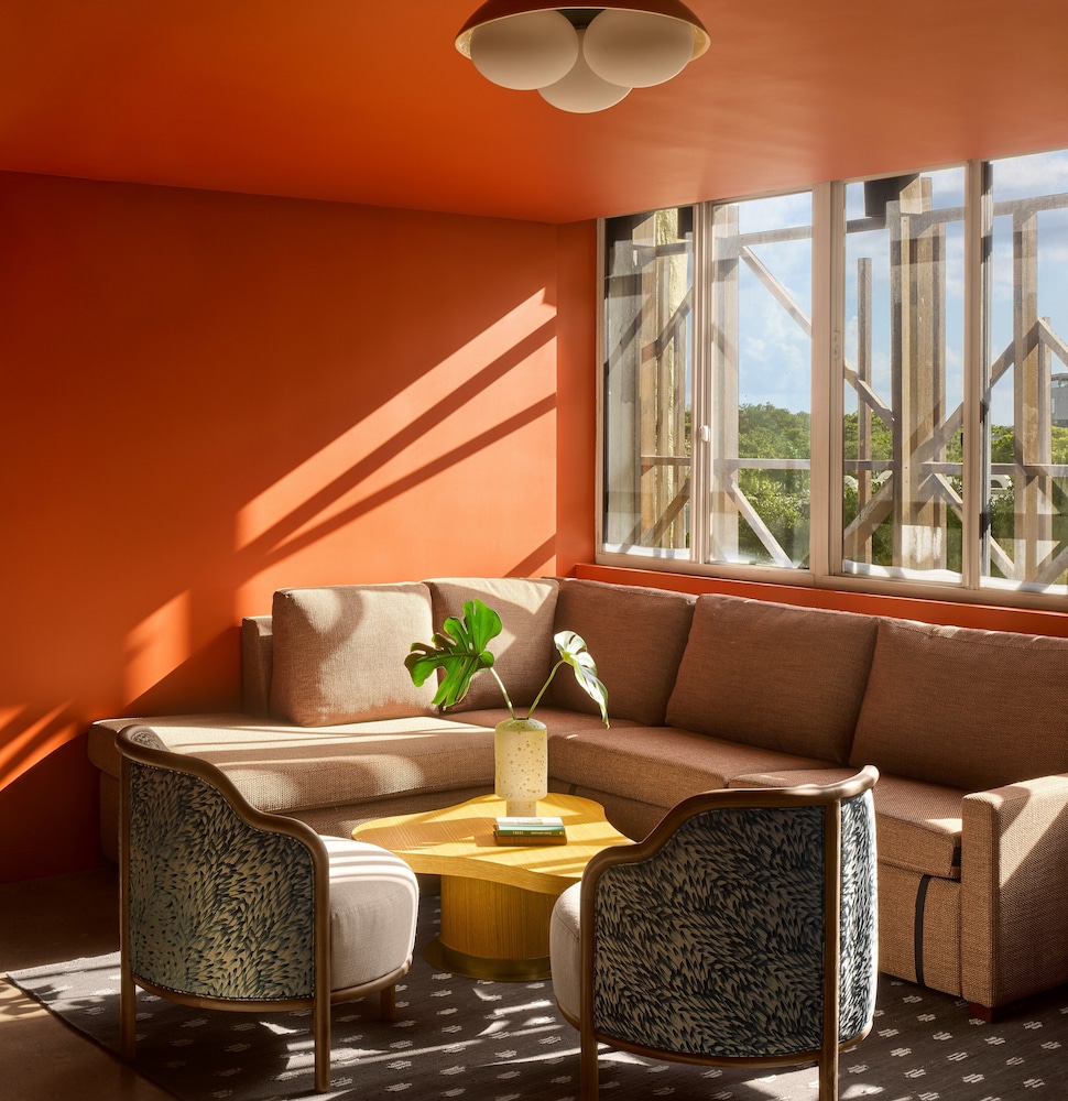 

Venezia - Key Biscayne - Mayfair House Hotel & Garden