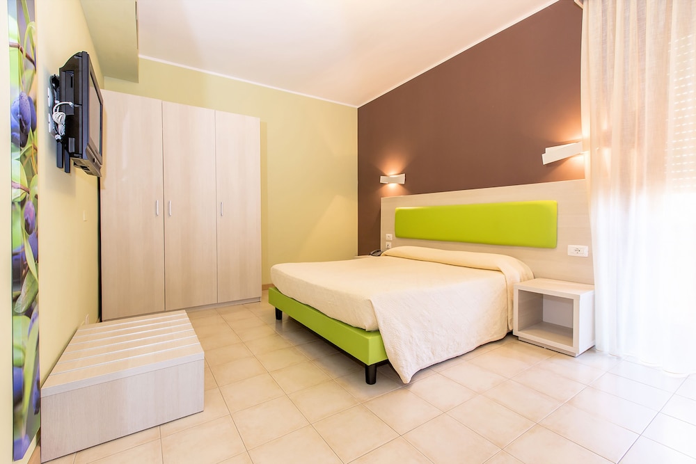 

Bologna - Cagliari - Hotel Residence Ulivi E Palme