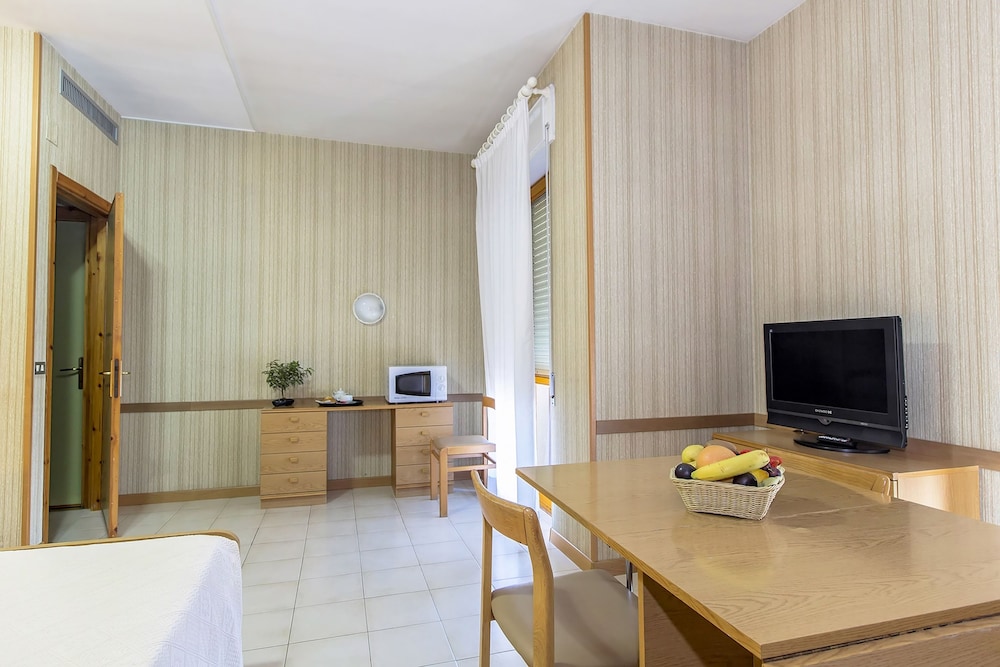 

Pisa - Cagliari - Hotel Residence Ulivi E Palme