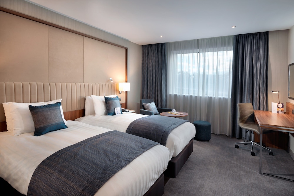 

Roma - Shepperton - Crowne Plaza LONDON HEATHROW T4