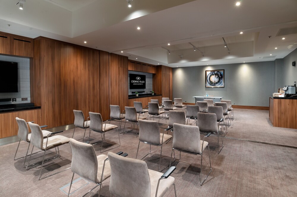 

Milano - Shepperton - Crowne Plaza LONDON HEATHROW T4