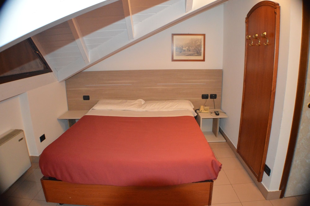 

Napoli - Varallo Pombia - Sempione Hotel Malpensa