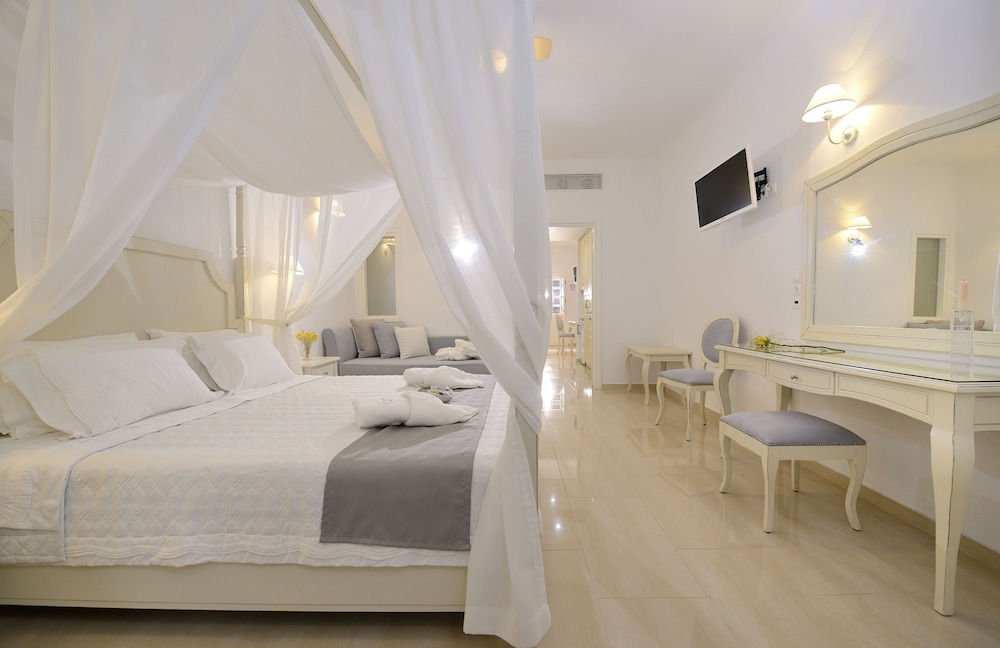 

Napoli - Ano Mera - Kamari Hotel