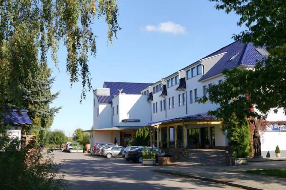 

Milano - Sarstedt - Erbenholz Hotel