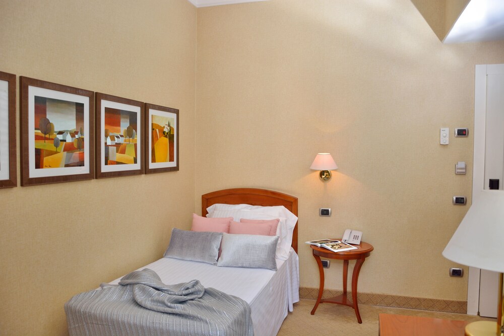 

Trieste - Roma - LH Hotel Lloyd Roma