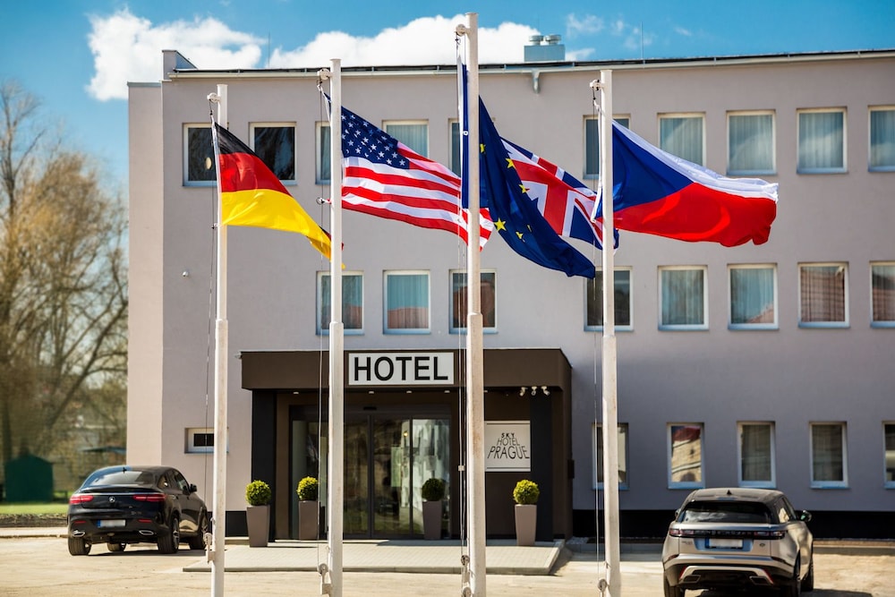 

Milano - Kněževes - Skyhotel Prague