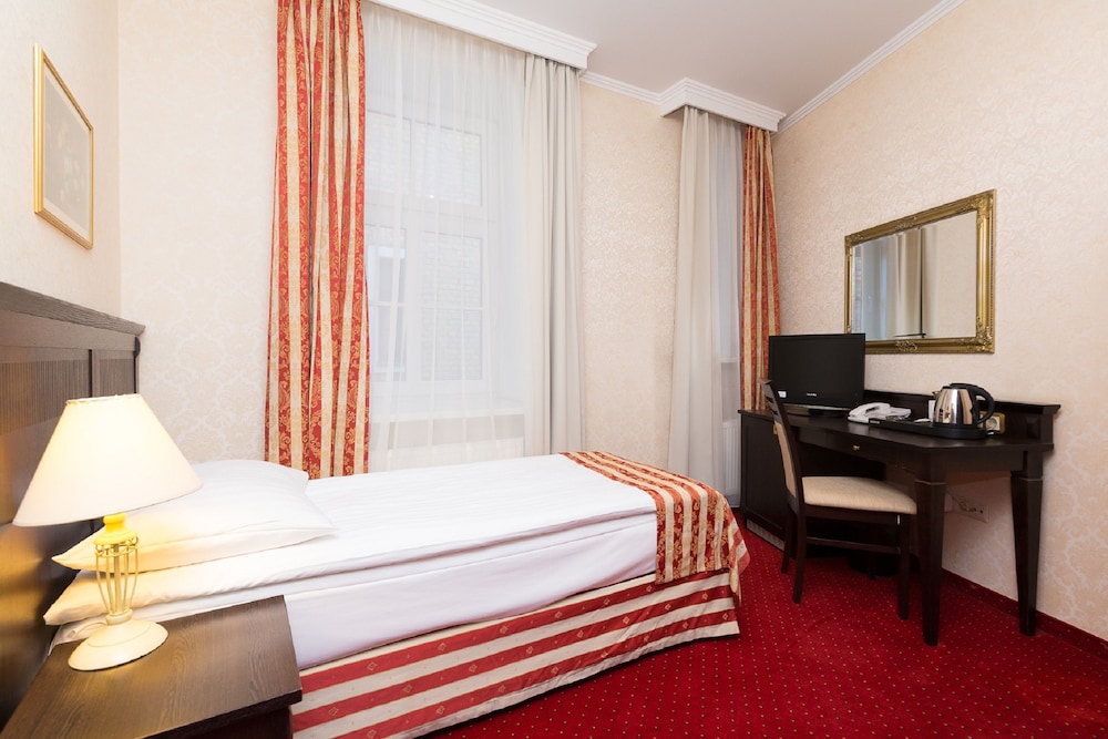 

Napoli - Riga - Gertrude Hotel