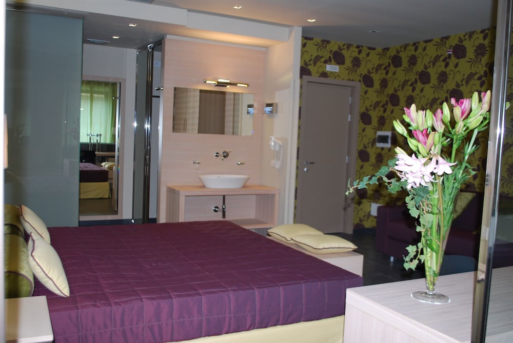 

Venezia - Comiso - El Homs Palace Hotel