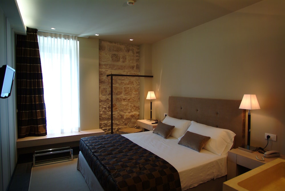 

Pisa - Comiso - El Homs Palace Hotel