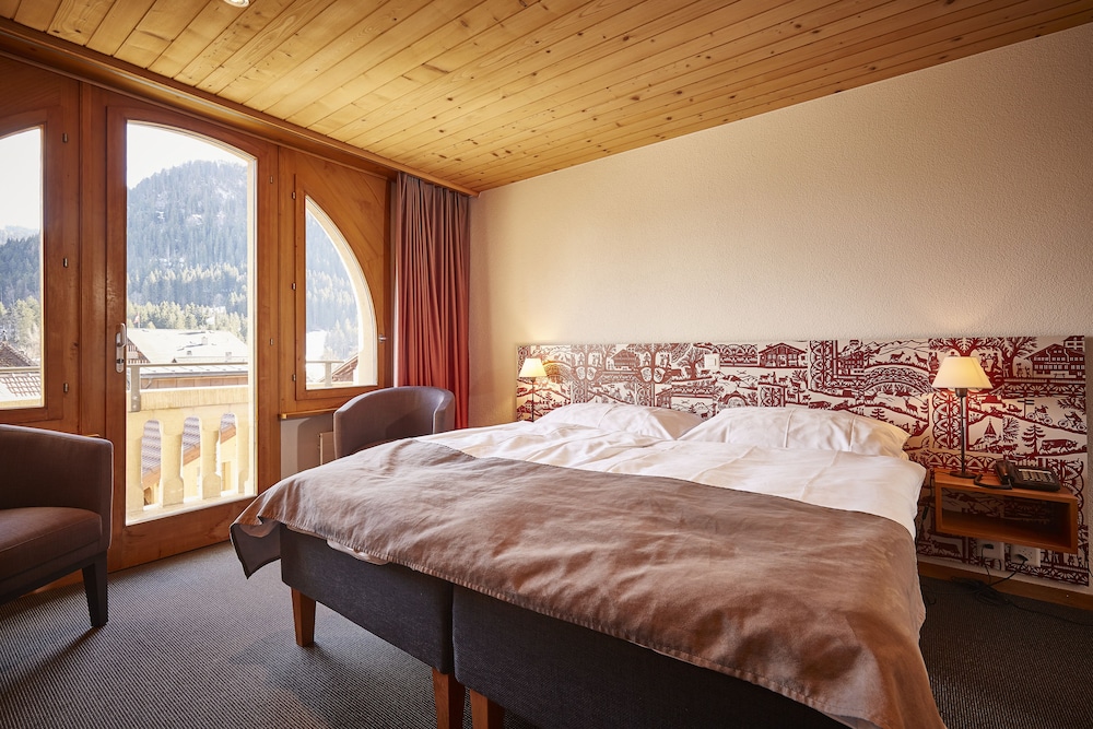

Napoli - Gstaad - Landhaus