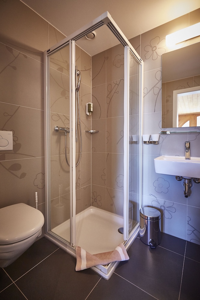 

Bologna - Gstaad - Hotel Landhaus