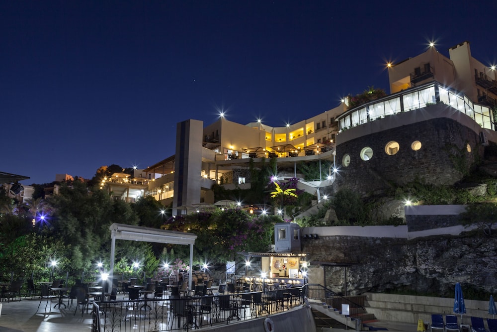 

Roma - Yalıkavak - Golden Age Crystal Bodrum - All inclusive