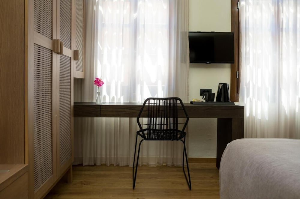 

Genova - Chania - Contessa Boutique Hotel