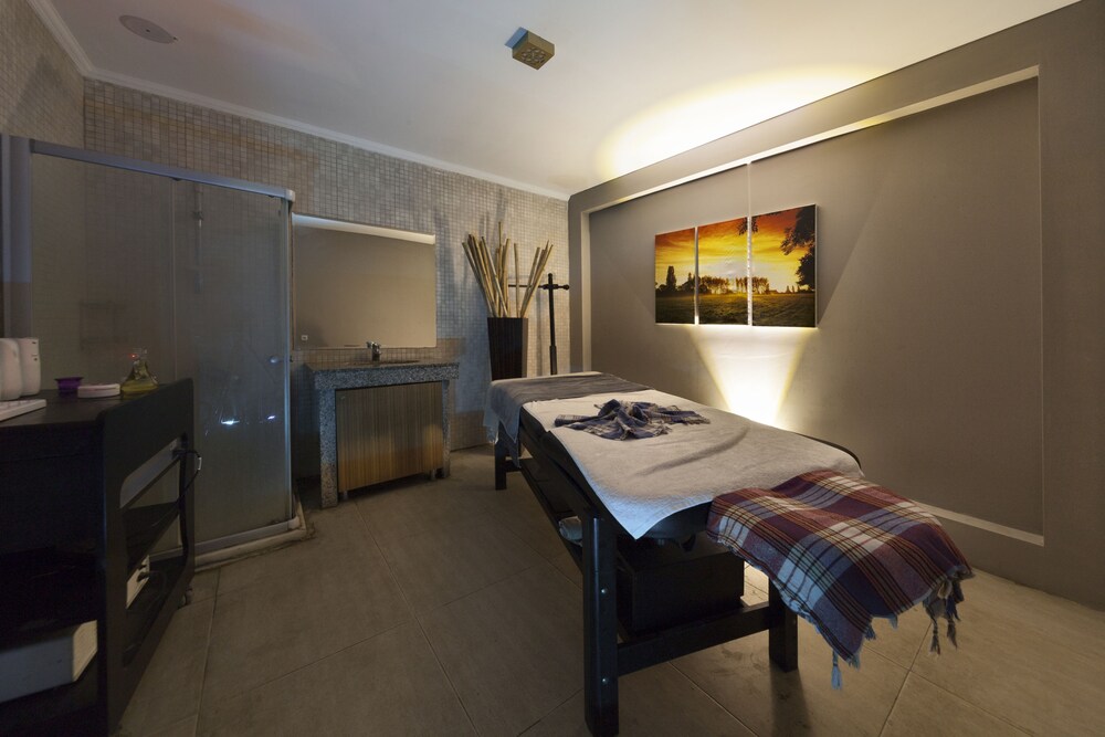 

Bologna - Gundogan - Golden Age Hotel Bodrum