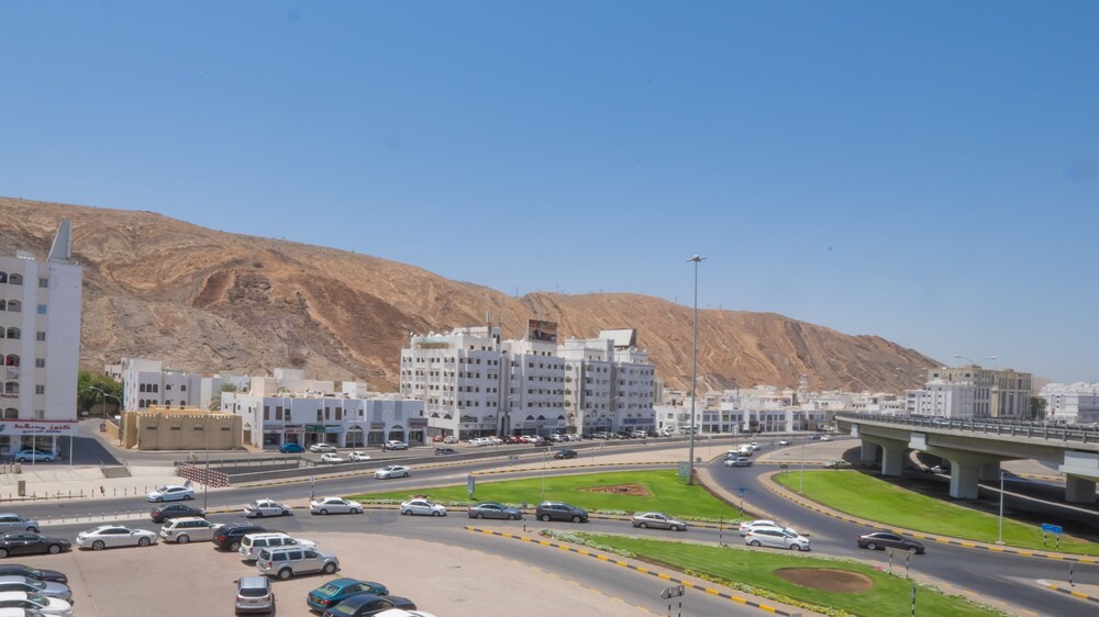 

Roma - Ruwī - Al Jisr Hotel
