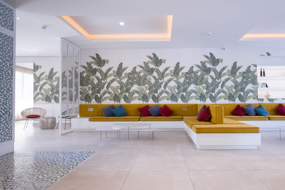 

Napoli - La Pineda - Apartaments CYE SALOU