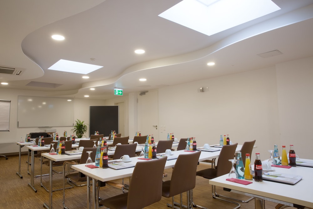 

Milano - Frankfurt-Main Airport - Goethe Hotel Messe by Trip Inn