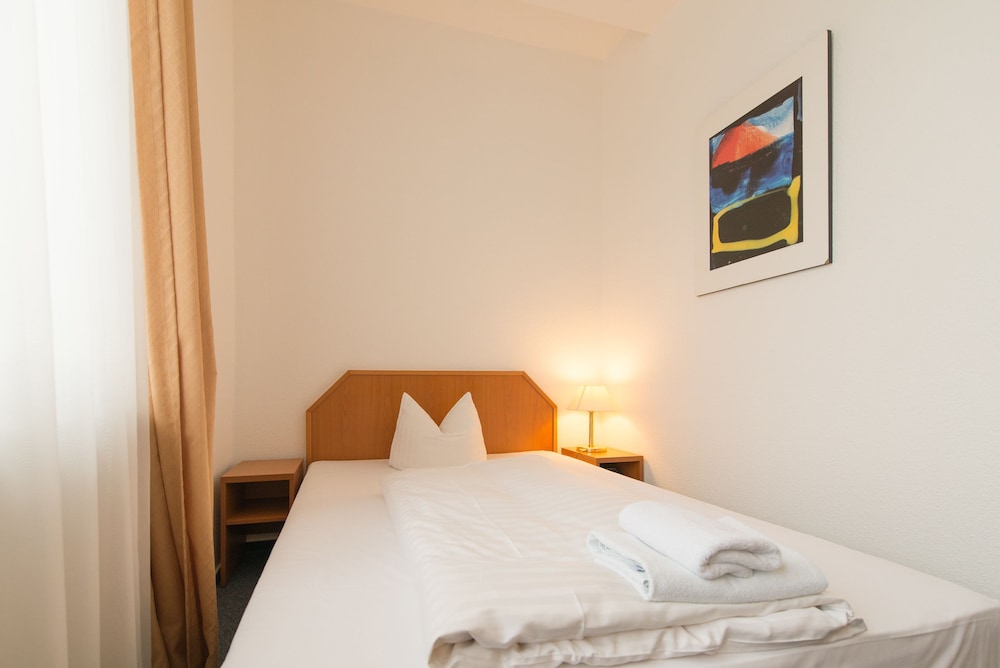 

Bologna - Frankfurt-Main Airport - Goethe Hotel Messe by Trip Inn