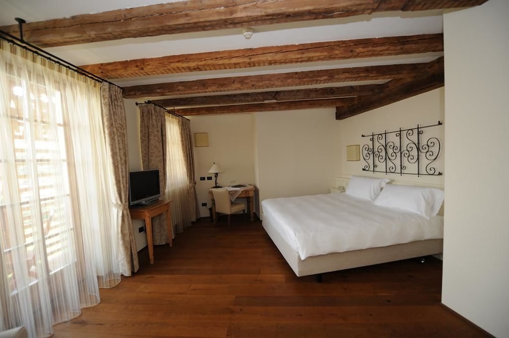 

Cagliari - Trento - Hotel Relais Vecchio Maso