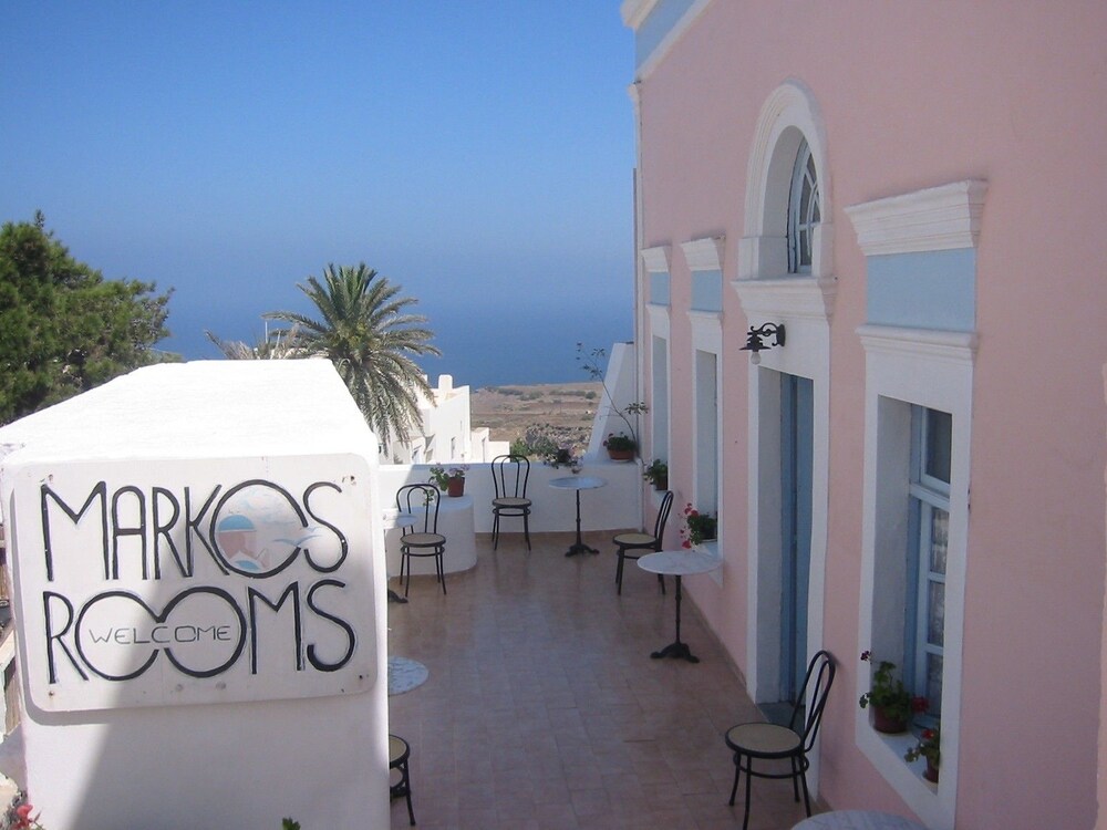 

Roma - Santorini, Isole Greche - Marcos Rooms