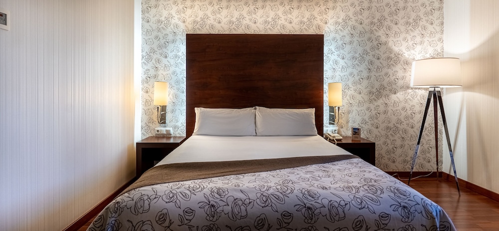 

Catania - Girona - Hotel Gran Ultonia
