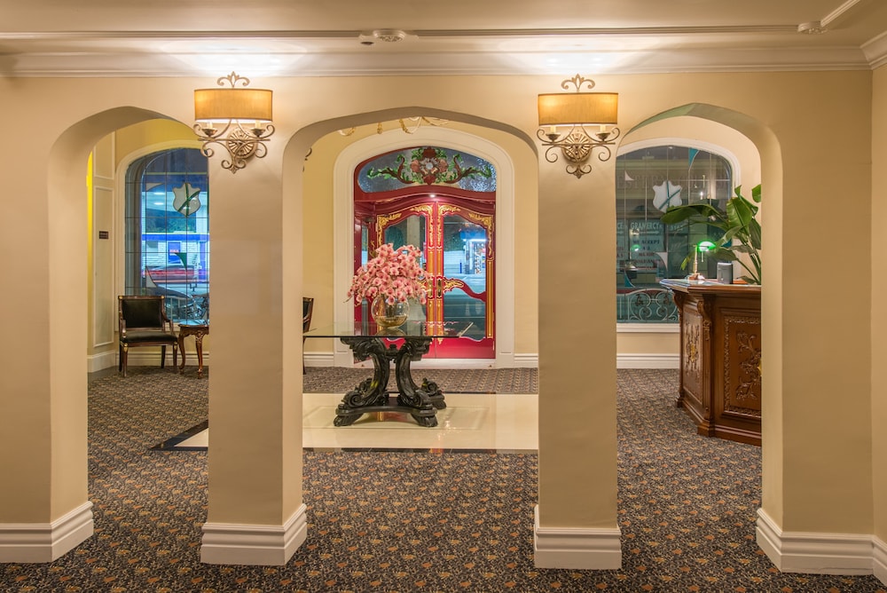 

Milano - Beverly Hills (CA) - Hollywood Historic Hotel
