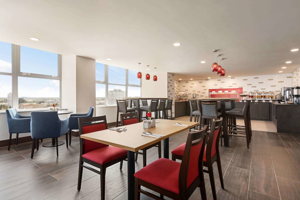 

Venezia - Glasgow - Ramada By Wyndham East Kilbride