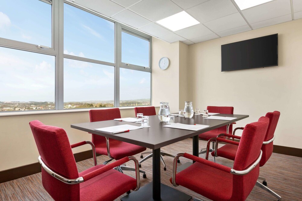 

Napoli - Glasgow - Ramada By Wyndham East Kilbride