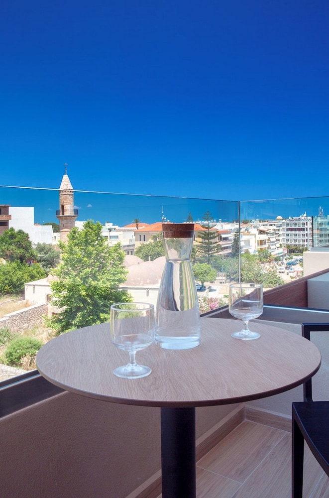 

Milano - Atsipopoulo - The City Hotel & Suites