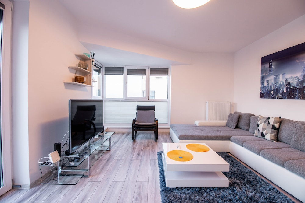 

Pescara - Bucarest - Luxury Westpark 2 Residence Lake View W4