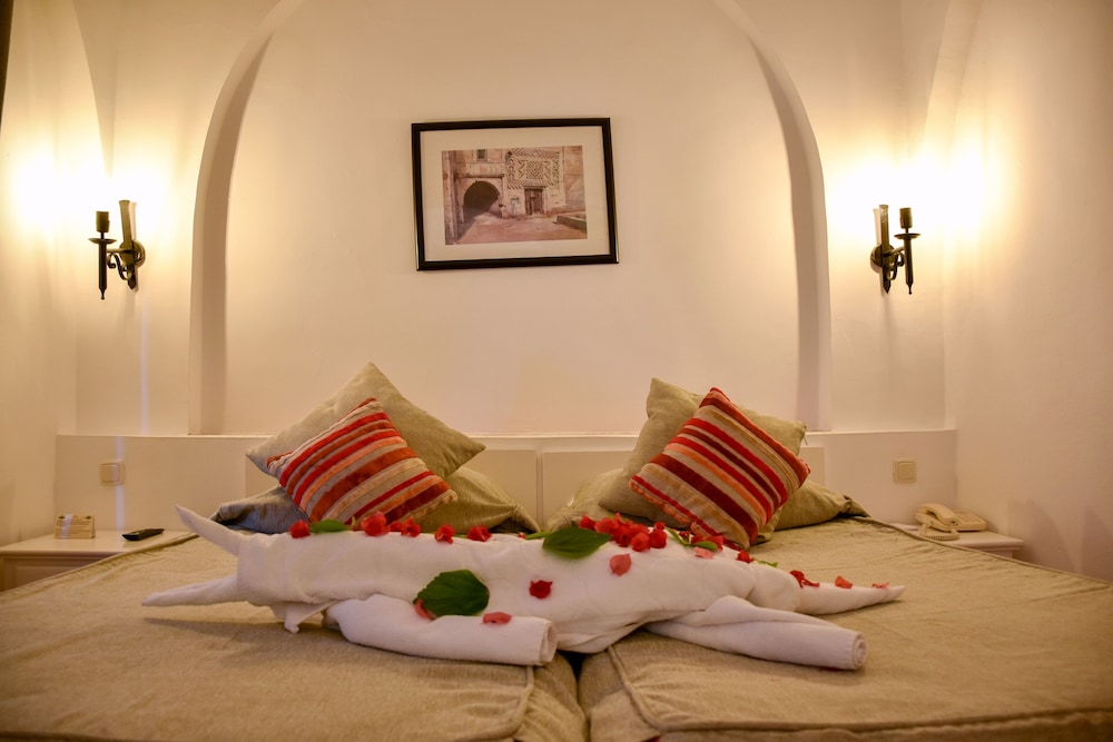 

Bologna - Taguermess - Royal Karthago Resort & Thalasso