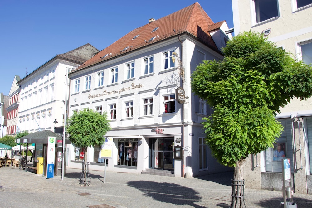 

Napoli - Günzburg - Hotel Goldene Traube