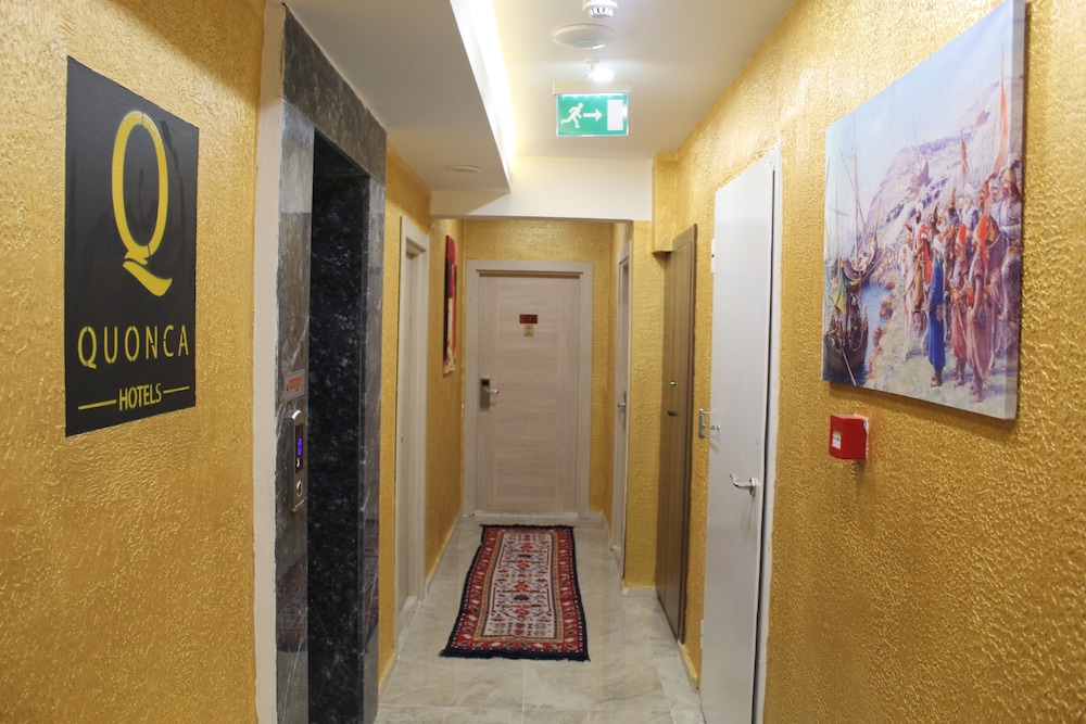 

Bologna - Beyoğlu - The Reina Hotel