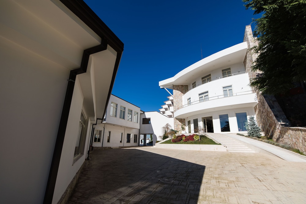 

Roma - Dajt - Chateau Linza Resort