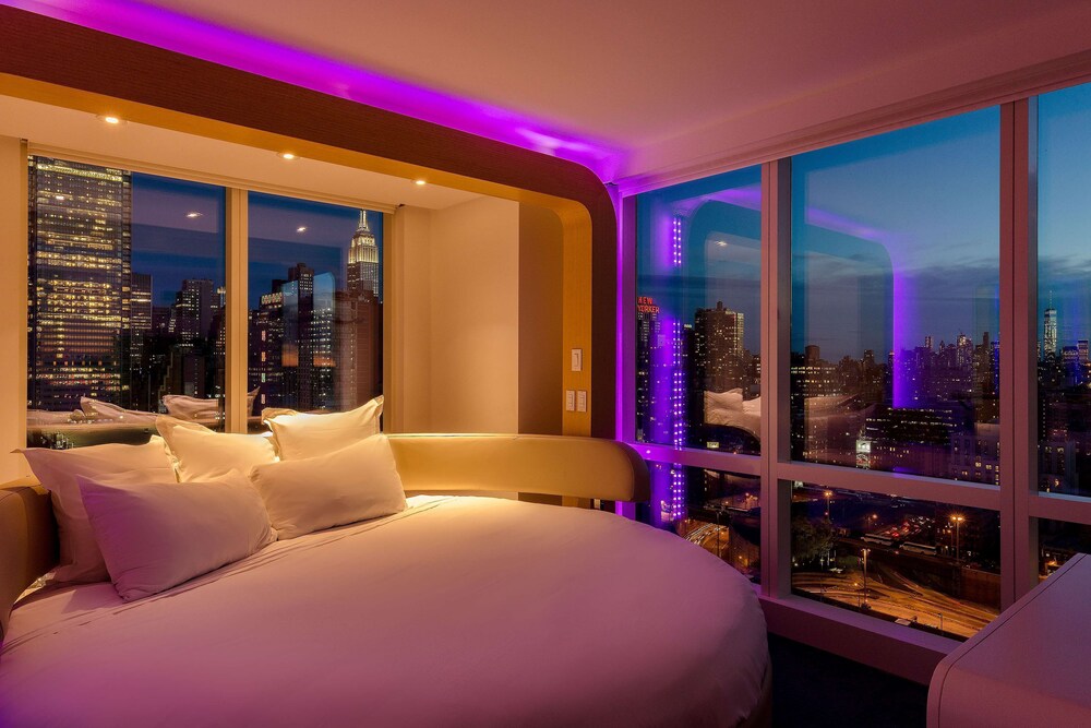 

Bologna - Long Island City - YOTEL New York Times Square