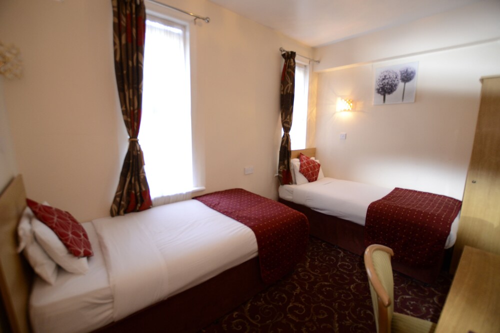 

Pisa - Ilford - Britannia Inn Hotel