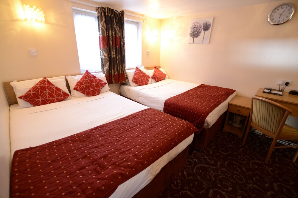 

Pisa - Ilford - Britannia Inn Hotel