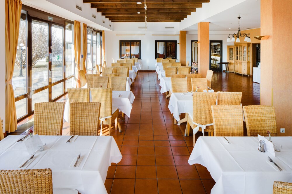 

Roma - Groß-Enzersdorf - Hotel Am Sachsengang