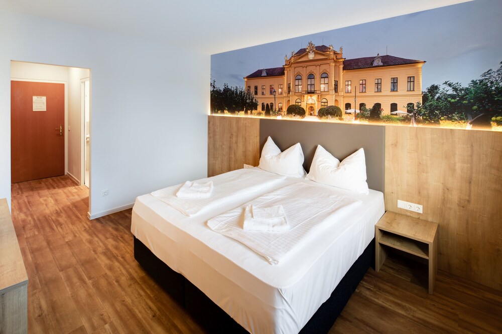 

Napoli - Groß-Enzersdorf - Hotel Am Sachsengang