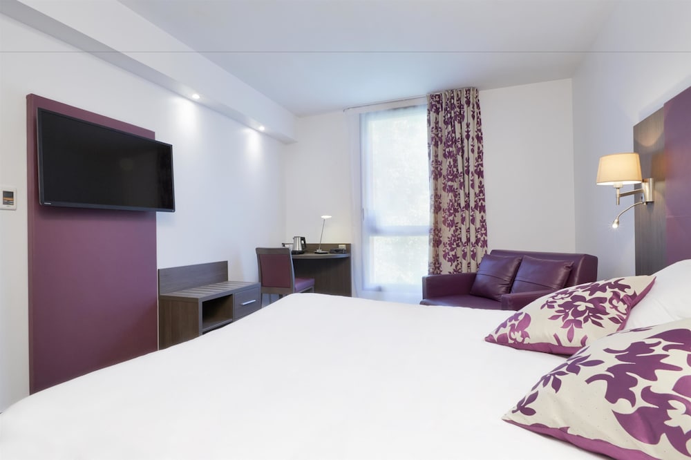 

Roma - Versailles - Kyriad Saint Quentin en Yvelines - Montigny