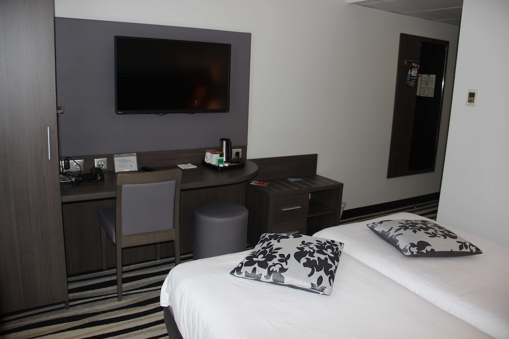 

Milano - Versailles - Kyriad Saint Quentin en Yvelines - Montigny